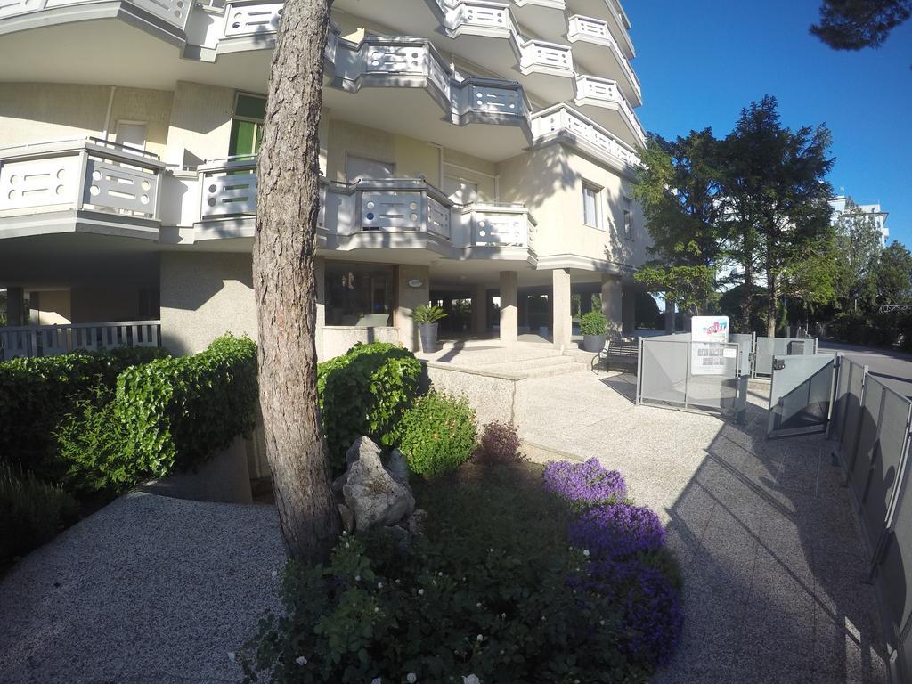 Residence Zenith Caorle Eksteriør bilde