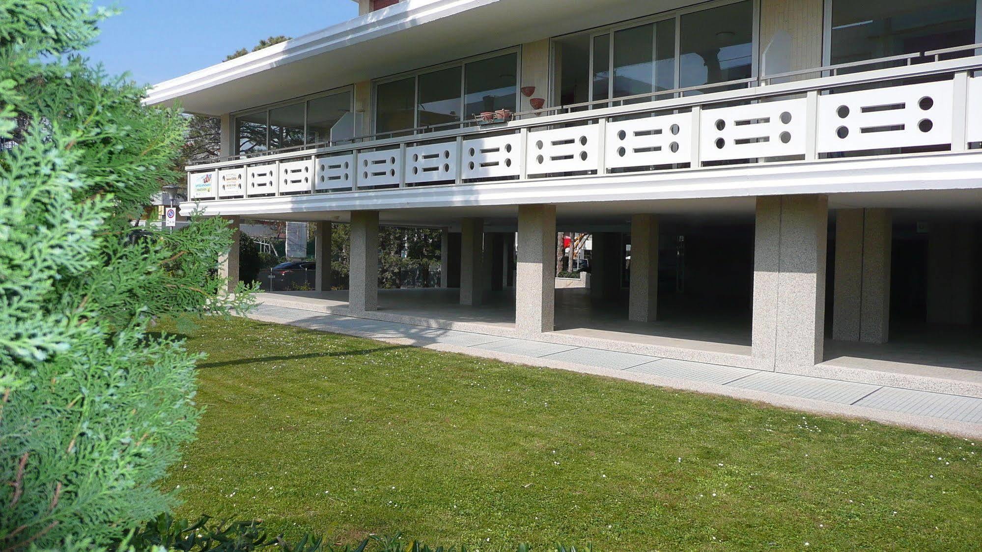 Residence Zenith Caorle Eksteriør bilde